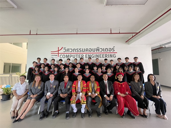 ภาควิชาวิศวกรรมคอมพิวเตอร์ขอแสดงความยินดีกับบัณฑิตประจำปีการศึกษา 2564 ทุกท่าน